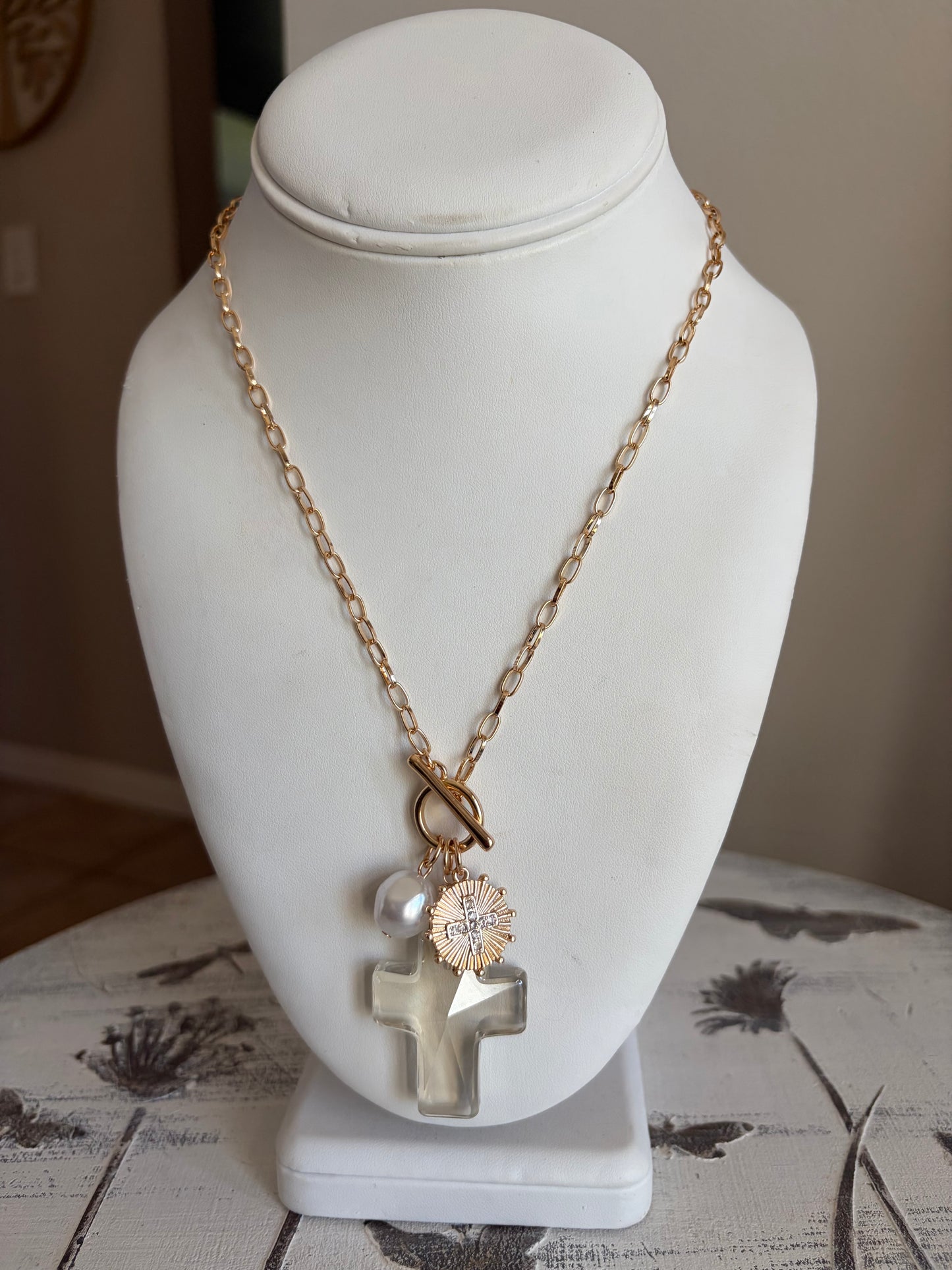 Cross pearl necklace
