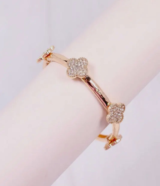 Hazel clover stretch bracelet